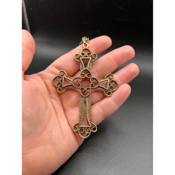 Sarah Coventry Jewelry - Sarah Coventry Limited Edition 1973 Vintage Cross Large Chain Large Pendant